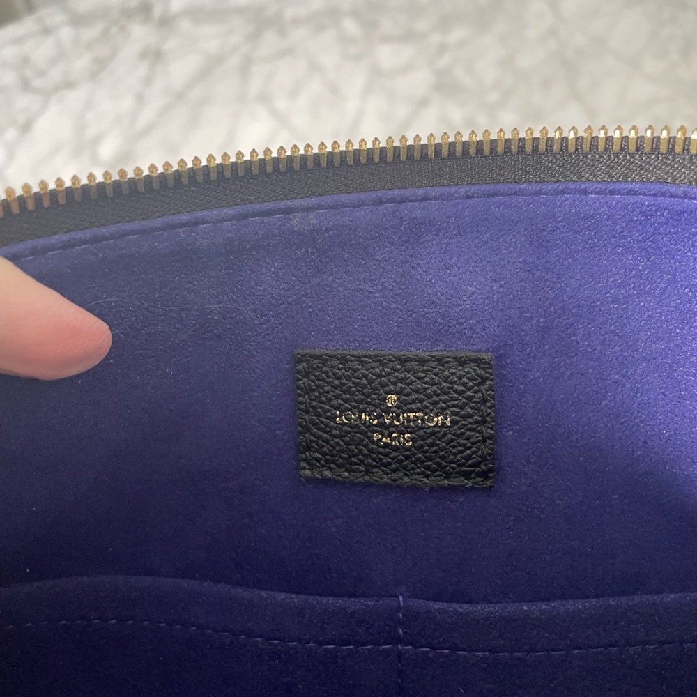 Louis Vuitton Black Maida Hobo - Picture 5 of 17